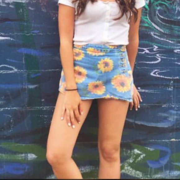 90s Jean Sunflower Skort UO BDG - Picture 1 of 8